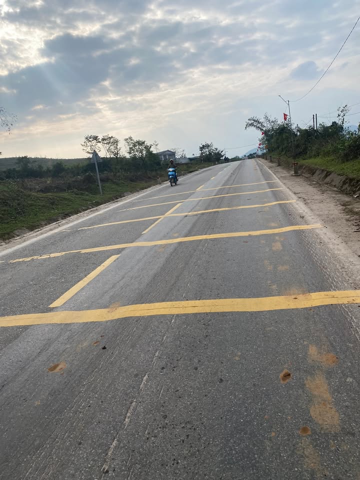 Đất thổ cư Minh Châu, Quốc lộ 12C, 200m², giá 1 tỷ - Sổ đỏ chính chủ