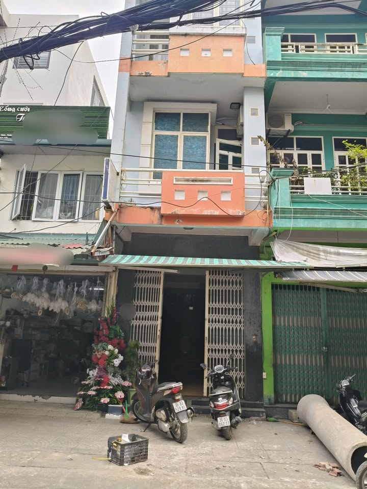 Nhà 4 tầng Cầm Bá Thước, Thanh Hóa, 150m² - Kinh doanh thuận tiện!