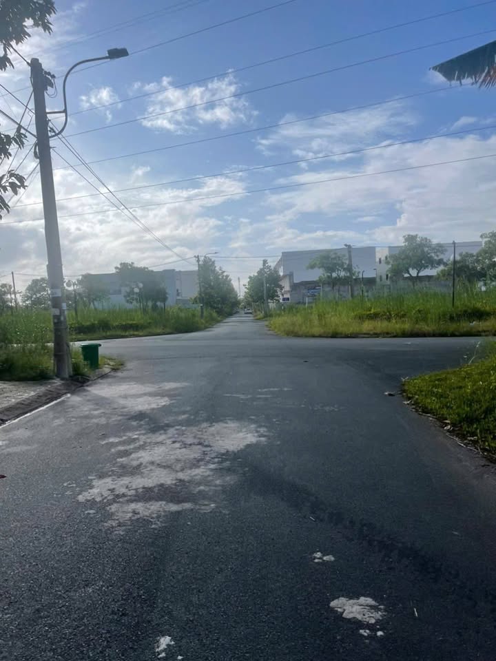 Bán đất nền Khu Sao Mai Nhựt Hồng 105m² giá 1.1 tỷ - Sẵn sàng xây dựng!