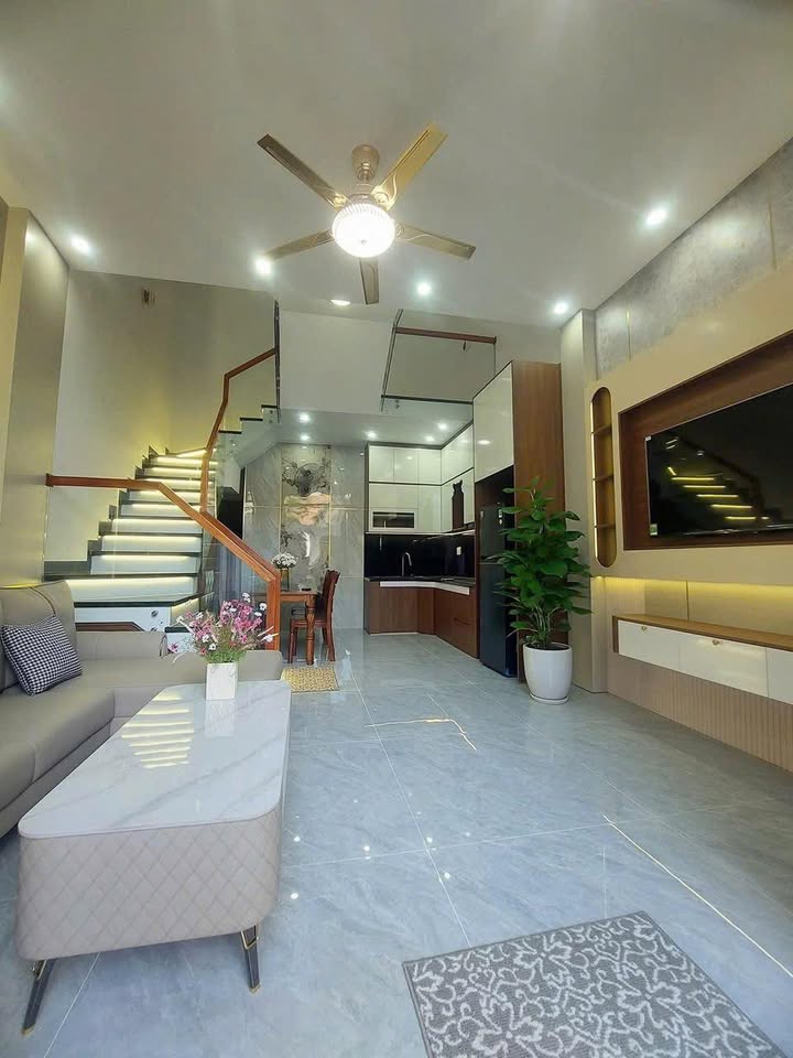 Nhà 3 tầng Tôn Đức Thắng Đà Nẵng 61.5m² giá 5 tỷ - Không gian sống tiện nghi, vào ở ngay!