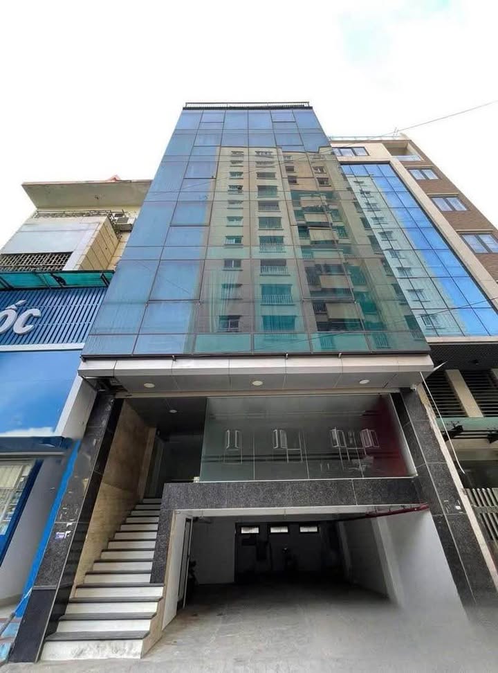 Toà văn phòng 9 tầng Hoàng Cầu 115m² giá 60 tỷ - Mặt phố hiếm có trên thị trường!