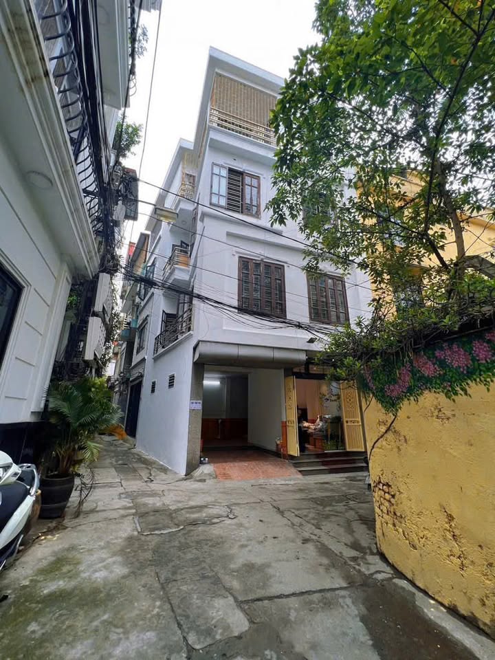 Nhà Hồng Tiến 48m² giá thỏa thuận - Lô góc 2 mặt ngõ ô tô, thoáng đãng!