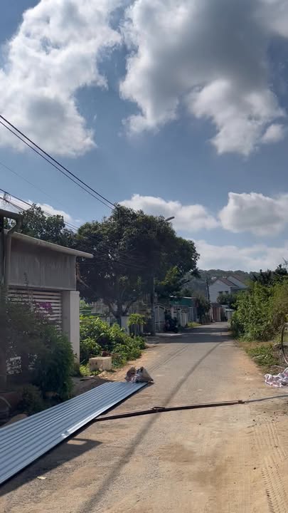 Nhà riêng hẻm 118 Y Nuê, Buôn Ma Thuột 240m² giá 3.95 tỷ - Bàn giao trước Tết