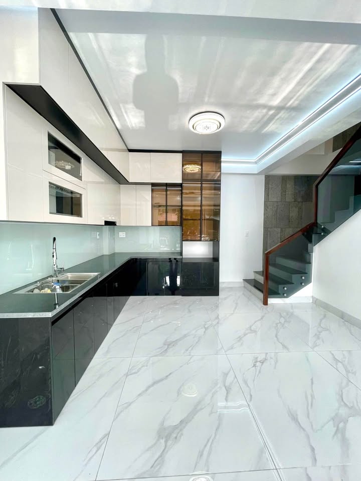 Nhà mặt đường Đề Thám, Thái Bình 50m² giá 6 tỷ - Kinh doanh sầm uất!