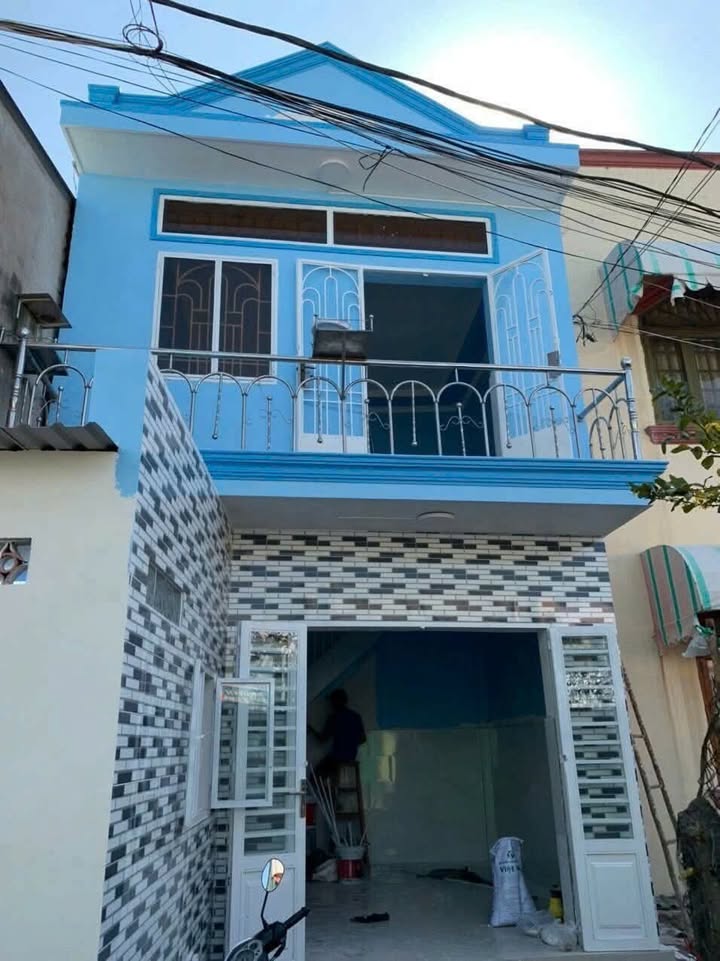 Nhà phố Linh Xuân Thủ Đức 25m² giá 2.2 tỷ - Gần chợ, tiện nghi đầy đủ!