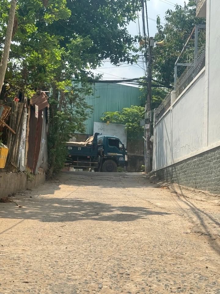 Đất đường xe tải gần Vincom Lê Văn Việt Q9 100m² chỉ 700 triệu - Đầu tư sinh lời ngay!