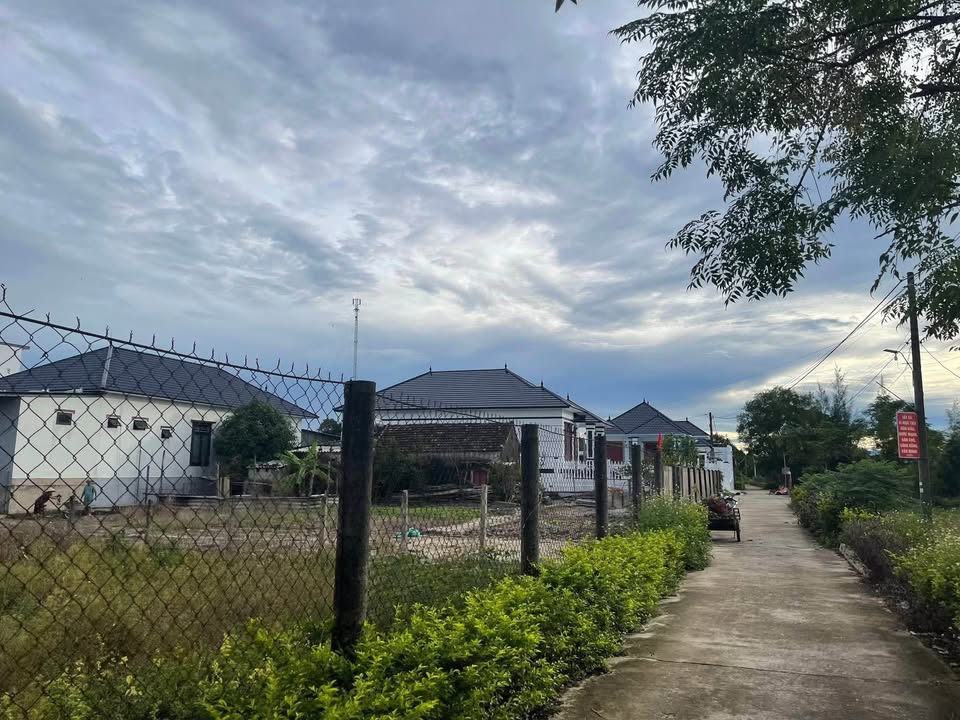 Đất nền Cam Thủy, Lệ Thủy 168m² chỉ 300 triệu - Khu dân cư sầm uất, an ninh tốt!