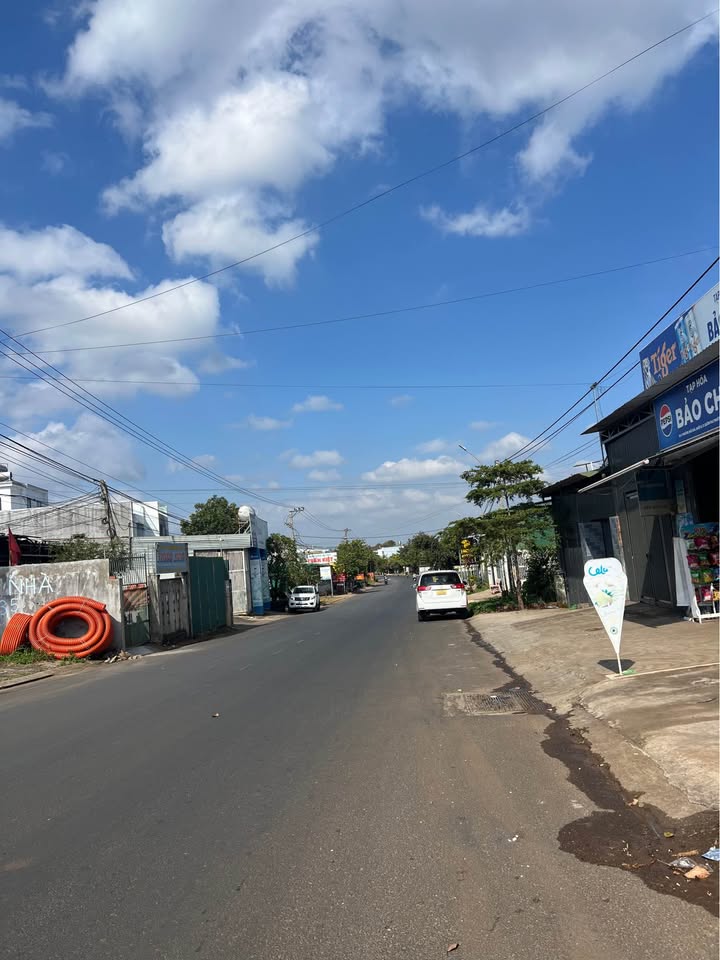 Cho thuê mặt bằng kinh doanh đường Y Ngông nối dài 300m² - Khu vực sầm uất Buôn Ma Thuột!