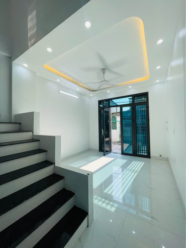 Nhà 3 tầng phường Trần Hưng Đạo, Thái Bình 40m² giá 2 tỷ - Thiết kế thông thoáng, tiện nghi!