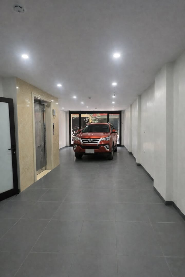 Nhà phố Tô Vĩnh Diện 52m² giá 19.5 tỷ - Ô tô vào nhà, thang máy hiện đại!