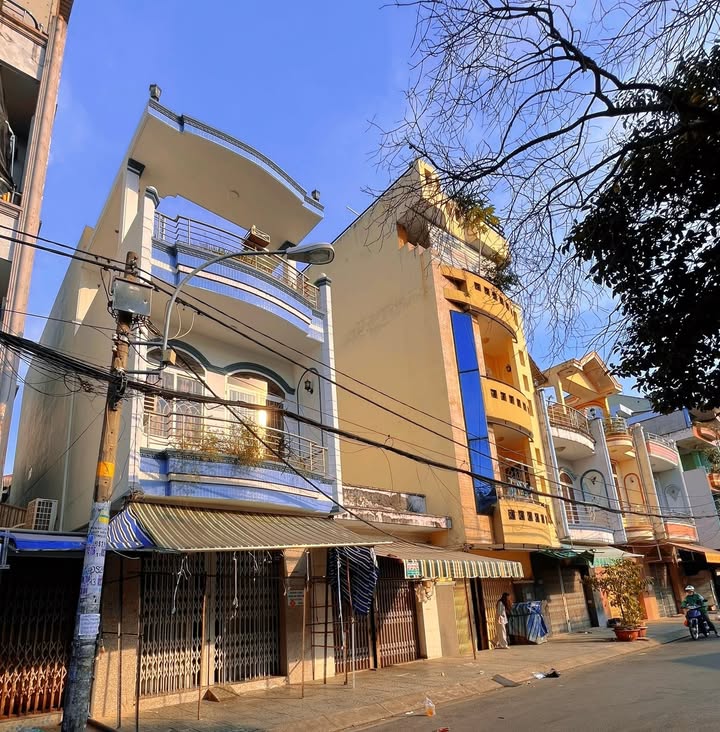 Nhà 2 Tầng 68m² Phường 10 Quận 6 - Bán Gấp chỉ 5 tỷ!