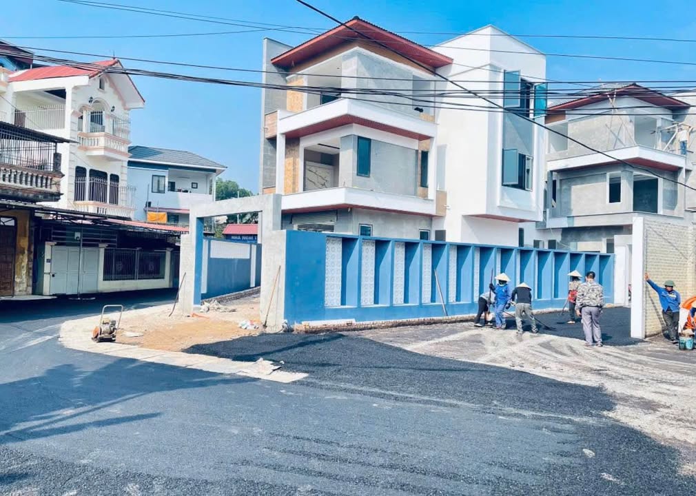 Biệt thự 3 tầng phường Quang Trung 200m² giá 6 tỷ - Thiết kế hiện đại, sân vườn rộng rãi!