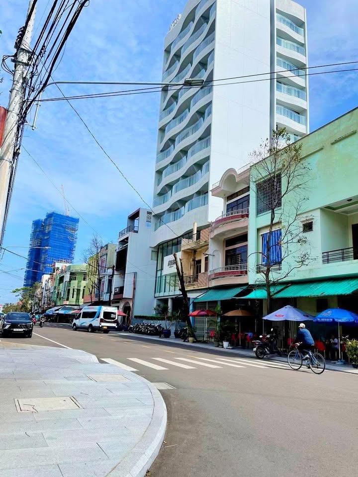 Nhà mặt tiền 3 tầng Phường Lê Hồng Phong, Quy Nhơn 190.5m² giá 21 tỷ - Vị trí đắc địa gần biển!
