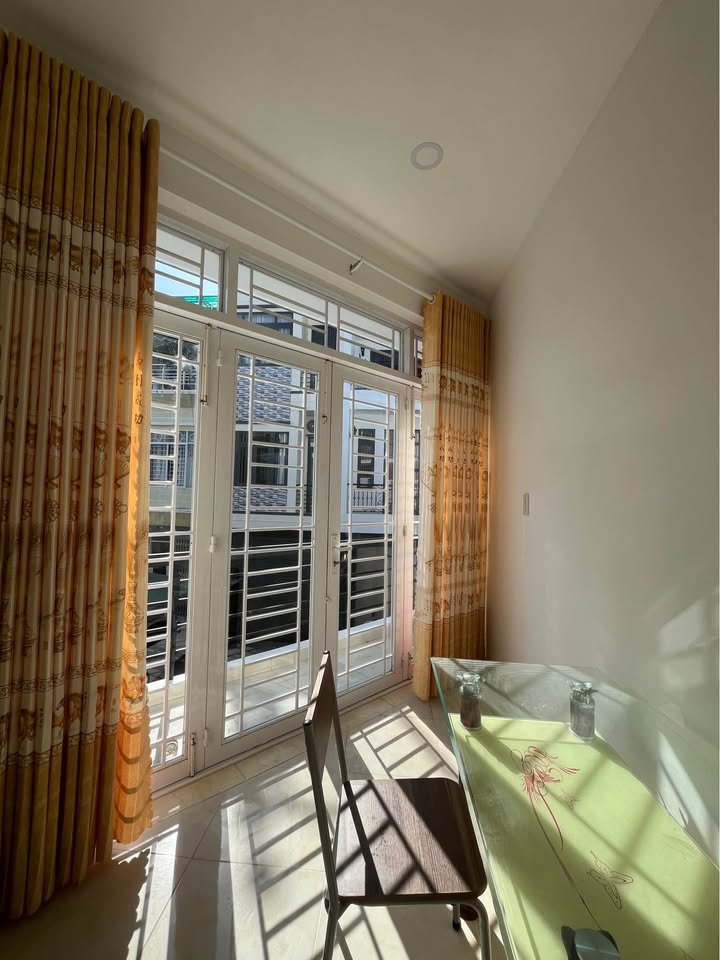 Nhà cho thuê VCN Phước Hải 42m² giá 10 triệu - Căn góc 2 mặt thoáng, full nội thất!