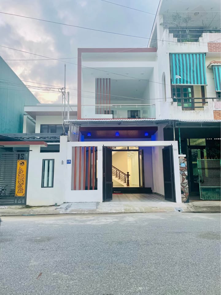 Nhà mặt tiền Trần Thái Tông, TP. Quảng Ngãi 100m² giá 4.25 tỷ - Vị trí vàng cho an cư lý tưởng!