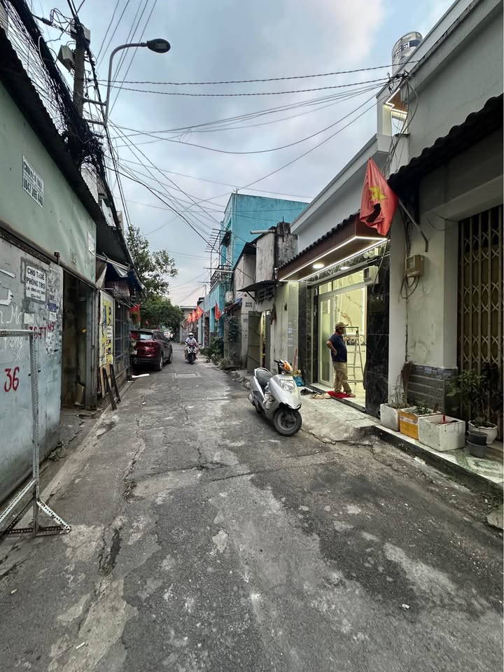 Nhà đẹp hẻm xe hơi Tân Thới Nhất 48m² giá 4.98 tỷ - Kinh doanh thuận lợi!