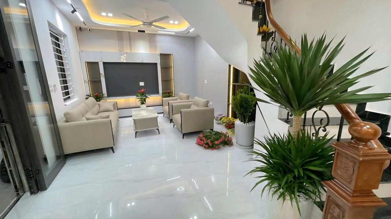 Nhà phố Minh Khai, Hai Bà Trưng 41m² giá 9.8 tỷ - Nhà đẹp đón Tết, full nội thất!