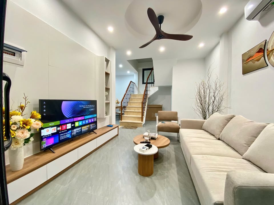 Nhà Bạch Mai 48m² giá 10.9 tỷ - Thiết kế hiện đại, đầy đủ nội thất!