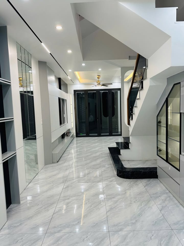 Bán nhà 3 tầng Trương Văn Lực, Hồng Bàng 56m² giá 3.5 tỷ - Ô tô đỗ cửa ngay!