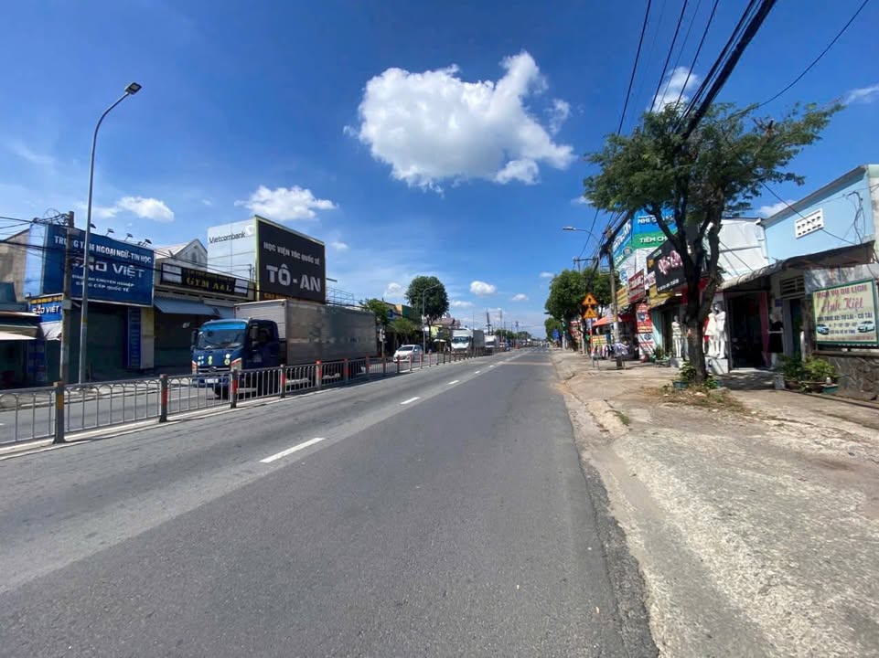 Bán nhà mặt tiền Tỉnh Lộ 8, Củ Chi 203m² giá 9 tỷ - Đầu tư sinh lời ngay!