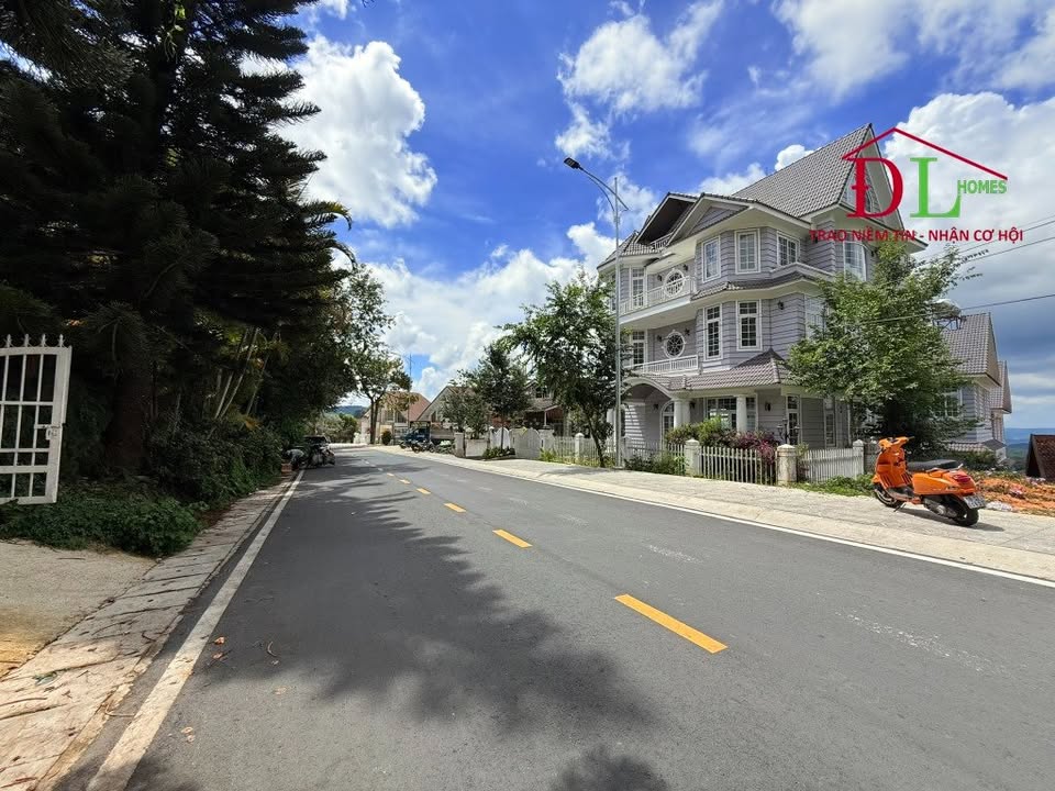 Bán đất Đà Lạt 456,5m² giá 55 tỷ - Địa điểm đắc địa bên Dinh II Bảo Đại!