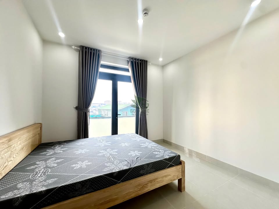 Căn hộ 2 phòng ngủ Ngô Quyền 80m² giá 9 triệu - Full nội thất, ban công lớn!