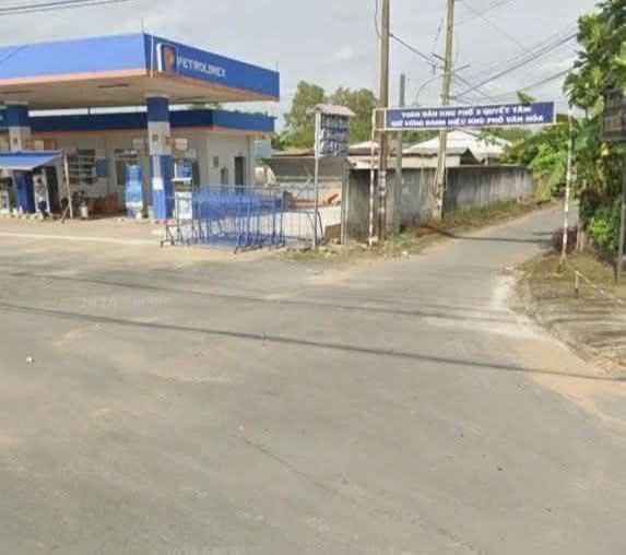 Nhà mặt tiền đường 3 Tháng 2, Thị Trấn Giồng Trôm, 230m² - Cơ hội kinh doanh tuyệt vời!