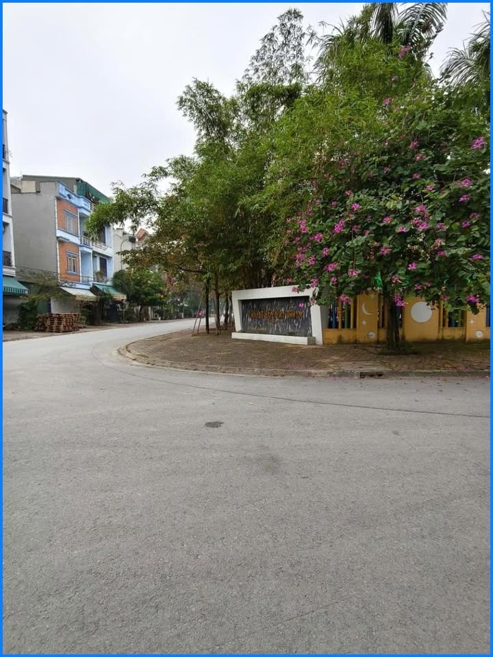 Nhà phố 3 tầng Phú Sơn 45m² giá chỉ 2.XXX tỷ - Ô tô đỗ cửa, nội thất đầy đủ!