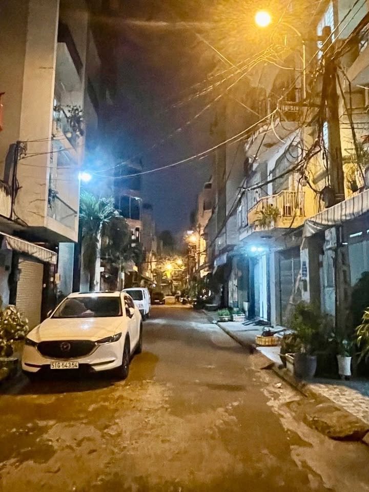 Nhà phố mặt tiền Lạc Long Quân, 52m² giá 9 tỷ - Đầu tư sinh lời ngay!