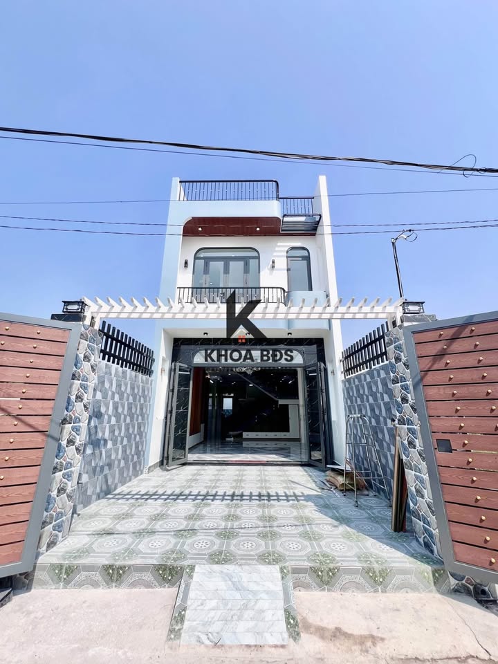 Nhà mới xây Hóc Môn 110m² giá 4.89 tỷ - Tiện nghi đầy đủ, hướng Nam