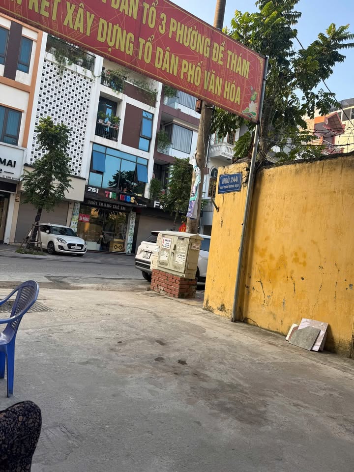 Nhà 3 tầng phố Trần Hưng Đạo, 105m² giá 1.8 tỷ - Đi bộ ra trường Lê Quý Đôn!