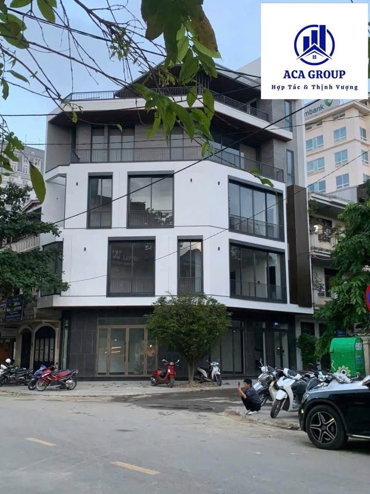 Cho thuê toà nhà lô góc Nguyễn Thị Minh Khai 250m² giá 50 triệu - Vị trí đắc địa cho mọi mô hình kinh doanh!