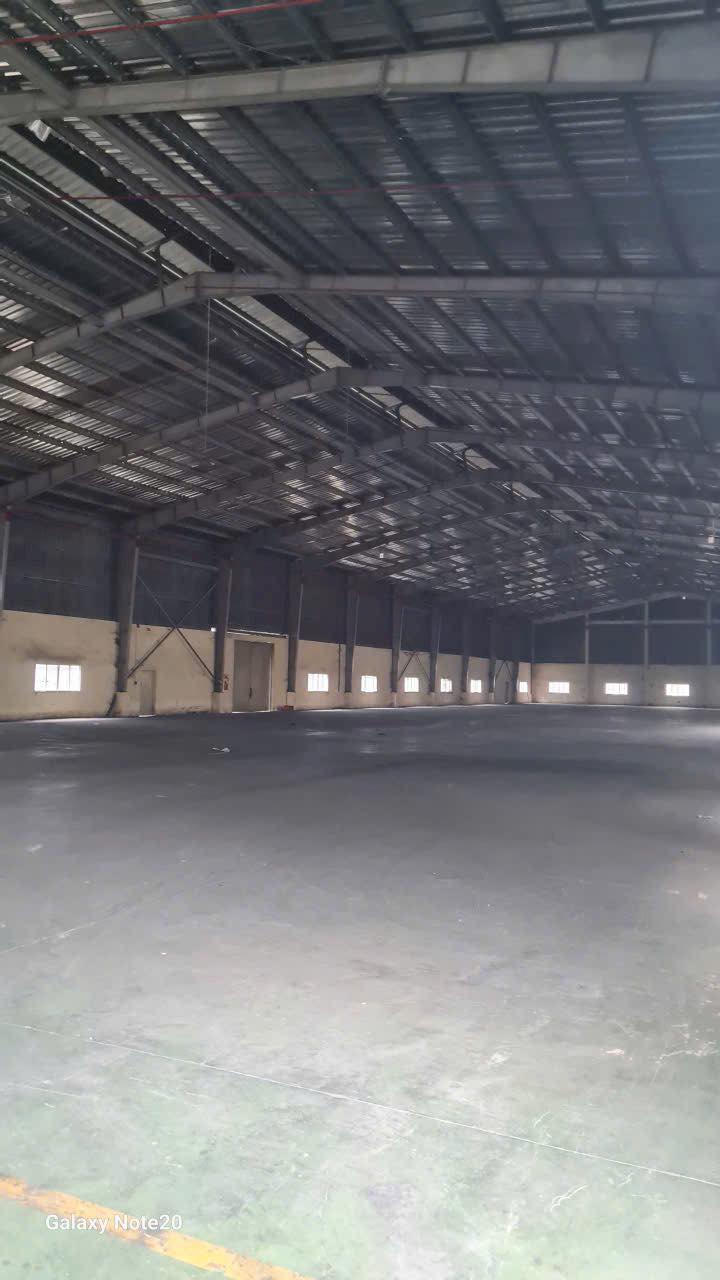 Kho xưởng cho thuê KCN Tân Uyên 5200m² giá 35 triệu/tháng - Bàn giao ngay!