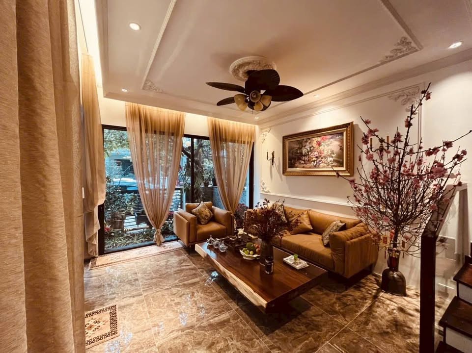 Biệt thự song lập Vinhomes Long Biên 130m² giá chỉ 2X tỷ - Full nội thất cao cấp!