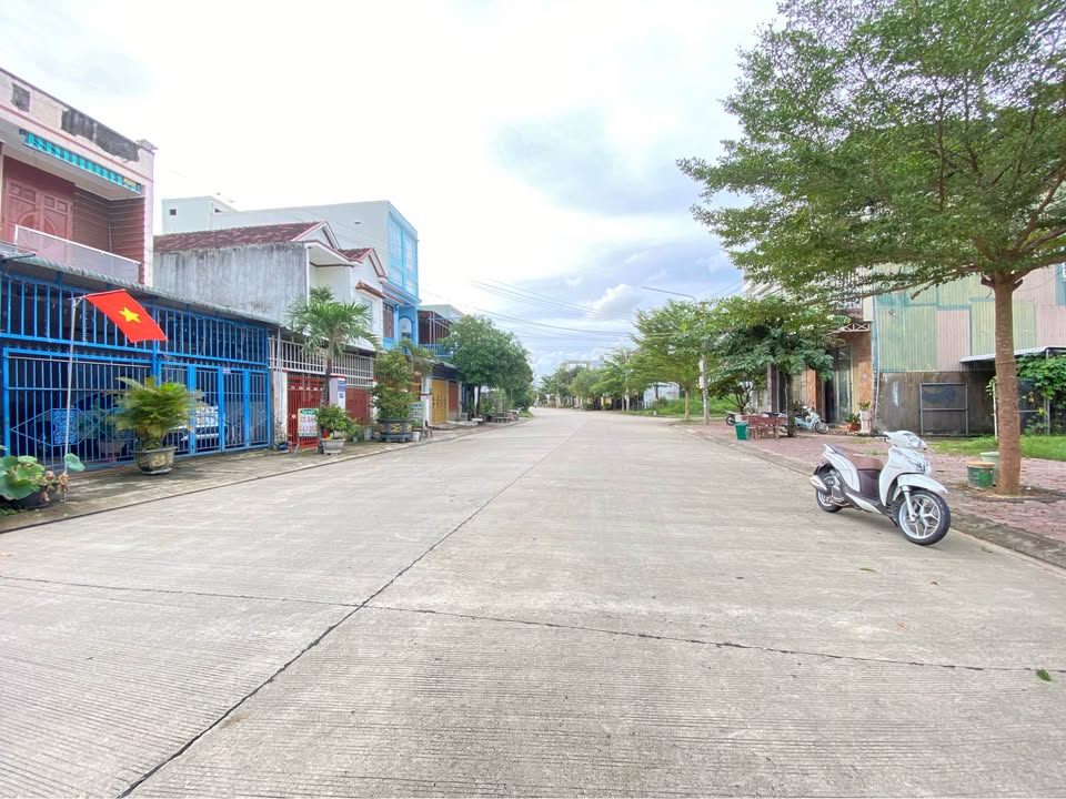 Đất nền trung tâm Trương Quang Trọng, Quảng Ngãi 100m² giá 1.75 tỷ - Đối diện trường THPT Huỳnh Thúc Kháng!