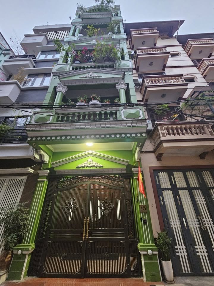 Nhà 5 tầng Nguyễn Văn Cừ, Gia Thụy 92m² giá 22 tỷ - Ô tô vào tận nhà!