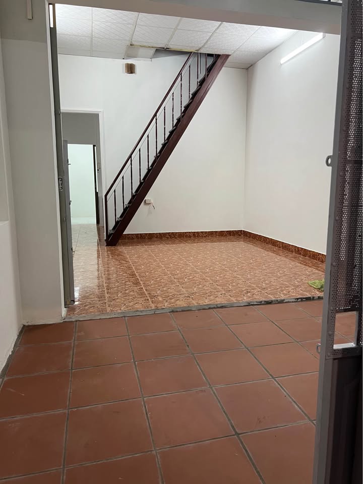 Nhà cho thuê mặt tiền đường Bắc Sơn, Phường 11, 3PN giá 4.5 triệu - Gần trường học Phước An!