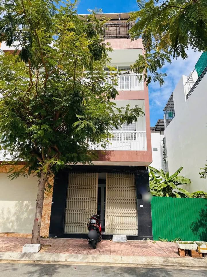 Nhà 3 tầng KĐT Lê Hồng Phong 1, Nha Trang 80m² giá 9.5 tỷ - Đối diện công viên lớn!