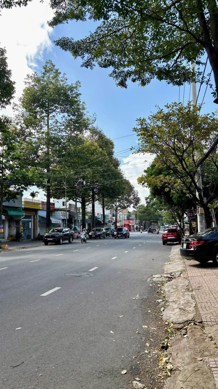 Mặt tiền FrontHouse Mai Hắc Đế Buôn Ma Thuột 182m² giá 8.8 tỷ - Kinh doanh đắc lợi!