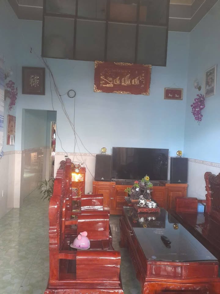 Nhà đẹp gần chợ Búng, Thuận An 97m² giá 2.3 tỷ - Sẵn sàng ở ngay!