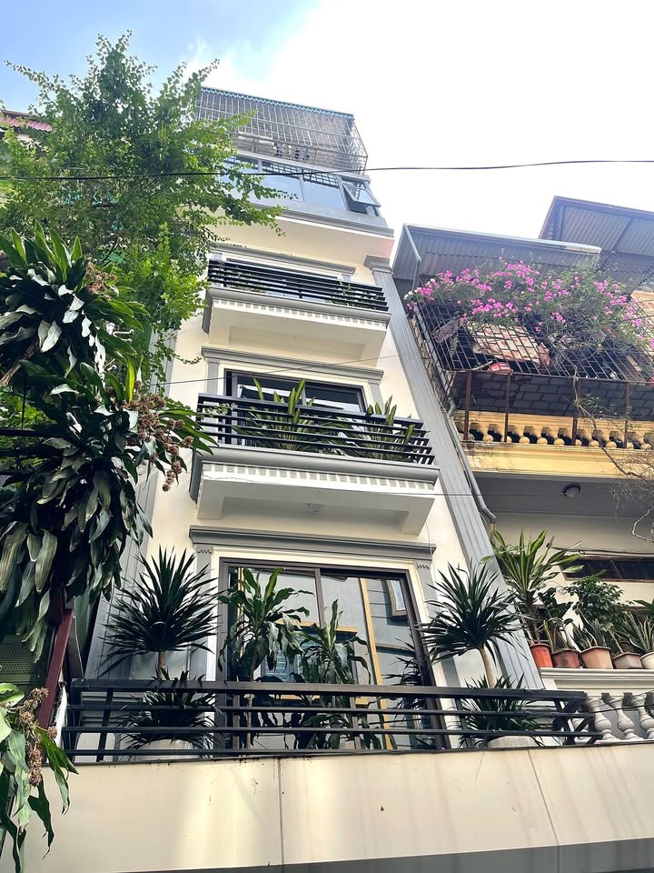 Nhà phố Trần Hưng Đạo, Quận Hai Bà Trưng 34m² giá 13.7 tỷ - Chính chủ sổ đỏ, sẵn sàng giao dịch!