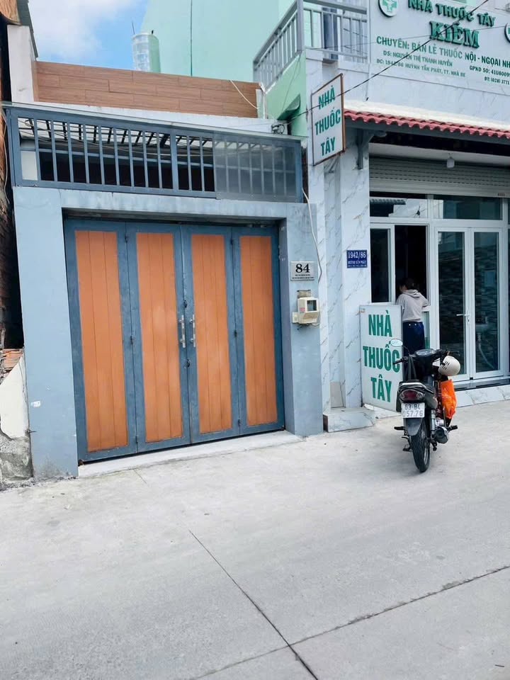 Nhà phố tại 1942 Huỳnh Tấn Phát, Nhà Bè 3PN giá 4.6 tỷ - Sổ hồng chính chủ!