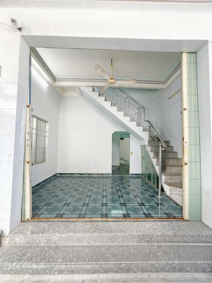 Nhà 2 tầng hẻm Võ Thị Sáu, Nha Trang 99m² giá 3.2 tỷ - Gần biển, tiện ích đầy đủ!