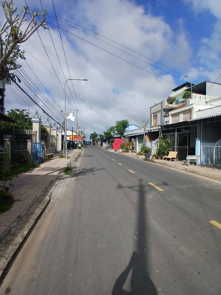 Nhà riêng mặt tiền đường 8x20m tại Tân Thành, 168m² chỉ 2 tỷ - Giá cực tốt, thương lượng ngay!