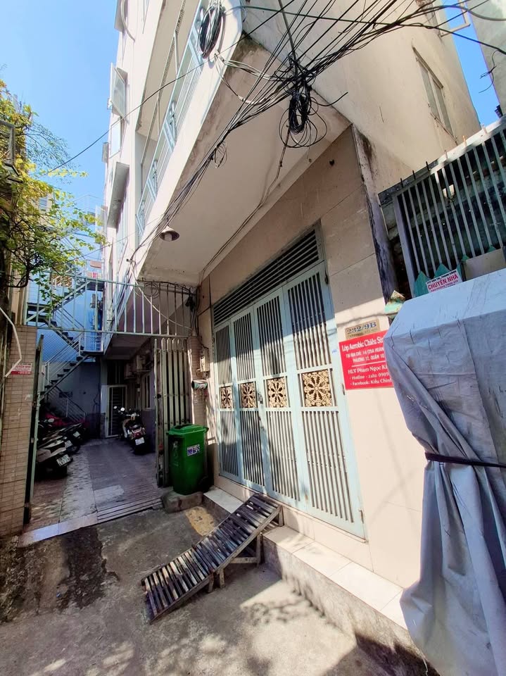 Nhà 4 tầng 119m² quận 10 giá 16.5 tỷ - Đang có sẵn 15 phòng cho thuê thu nhập cao!