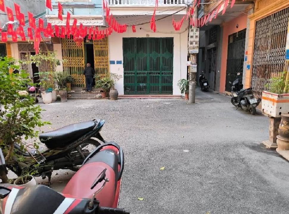 Nhà phố Nguyễn Trãi 44m² giá 9 tỷ - Lô góc 3 mặt ngõ thông!