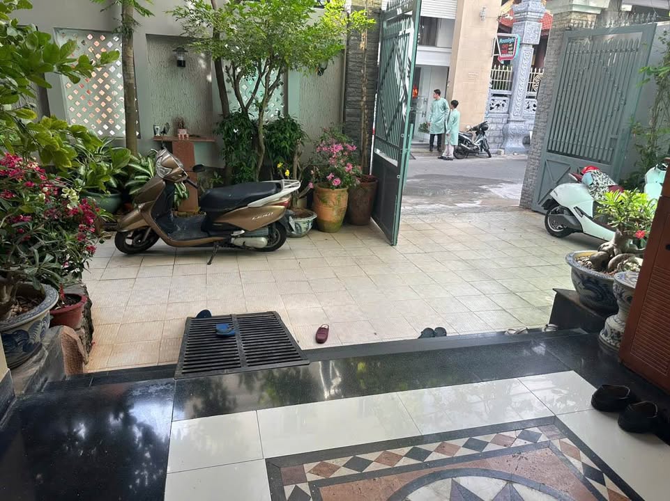 Biệt thự cho thuê mặt tiền Tô Hiến Thành Vũng Tàu 200m² giá 20 triệu - Full nội thất sang trọng!