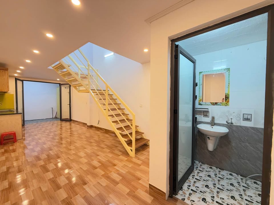 Nhà 2 tầng ngõ Phú Vinh, P. Phú Sơn 42.6m² giá 1 tỷ - Sẵn sàng vào ở!