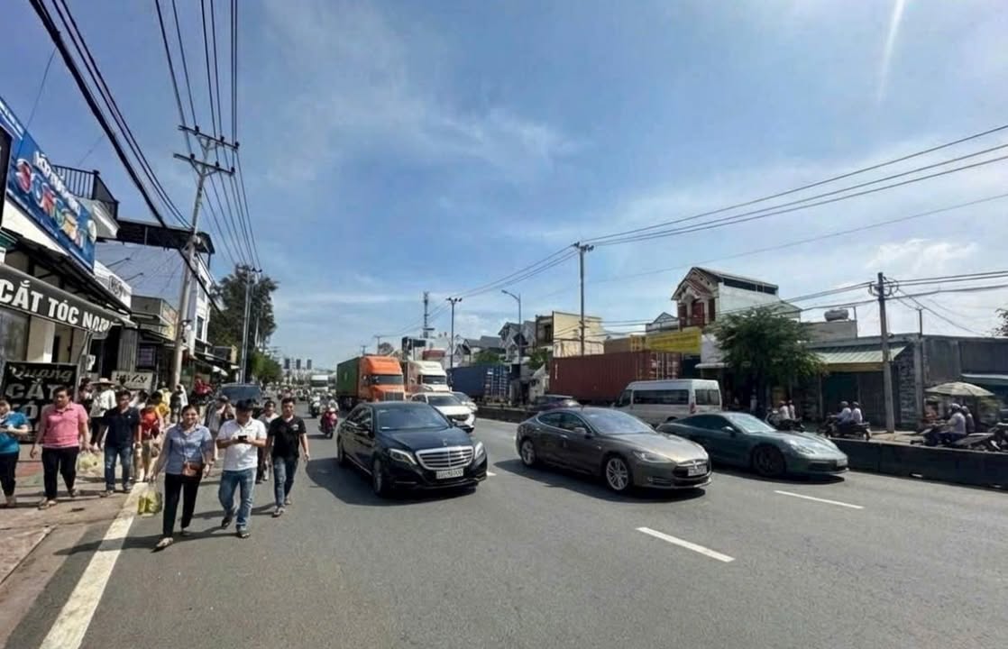 Nhà mặt tiền Đặng Thúc Vịnh Hóc Môn 224m² giá 10.98 tỷ - Kinh doanh đa lĩnh vực