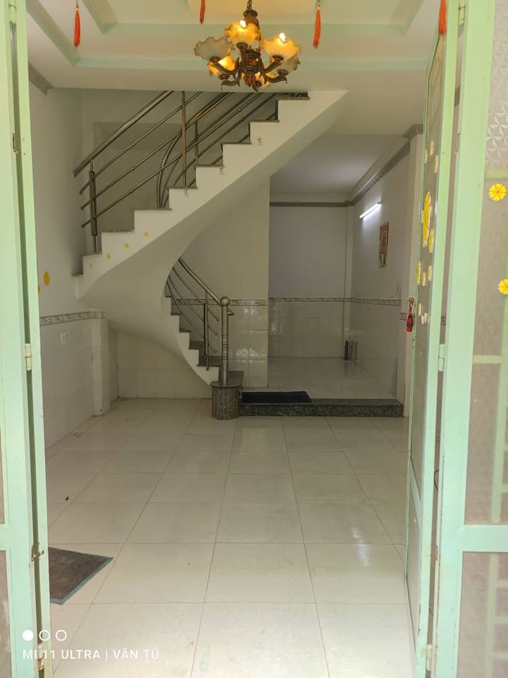 Nhà 1 Trệt 1 Lầu tại Nhà Bè 34m² giá 2.2 tỷ - Sổ hồng riêng, công chứng ngay!